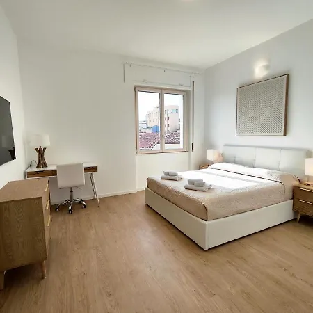 Attico Vespucci Luxury Penthouse Όλμπια