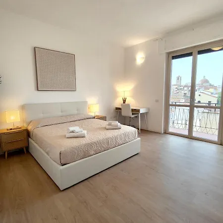 Attico Vespucci Luxury Penthouse Όλμπια