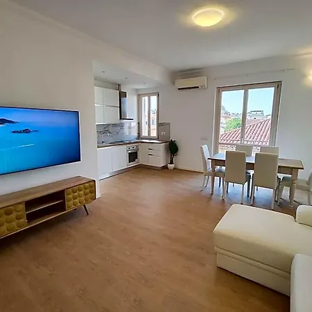 Attico Vespucci Luxury Penthouse 올비아